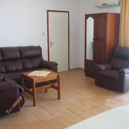 Family Hotel Verona Sozopol Bagian luar foto