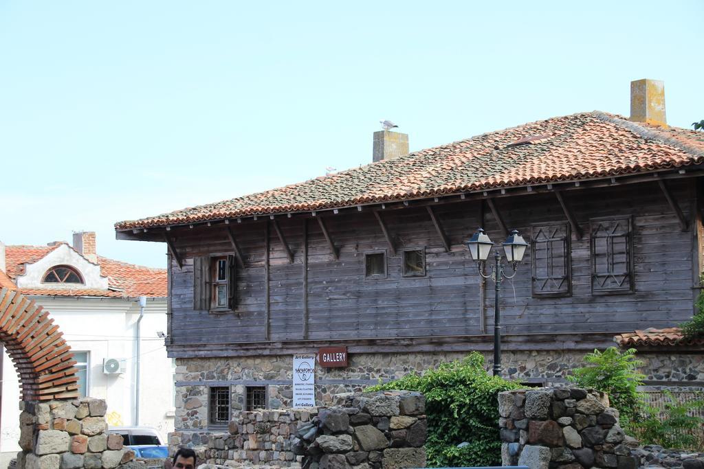 Family Hotel Verona Sozopol Bagian luar foto