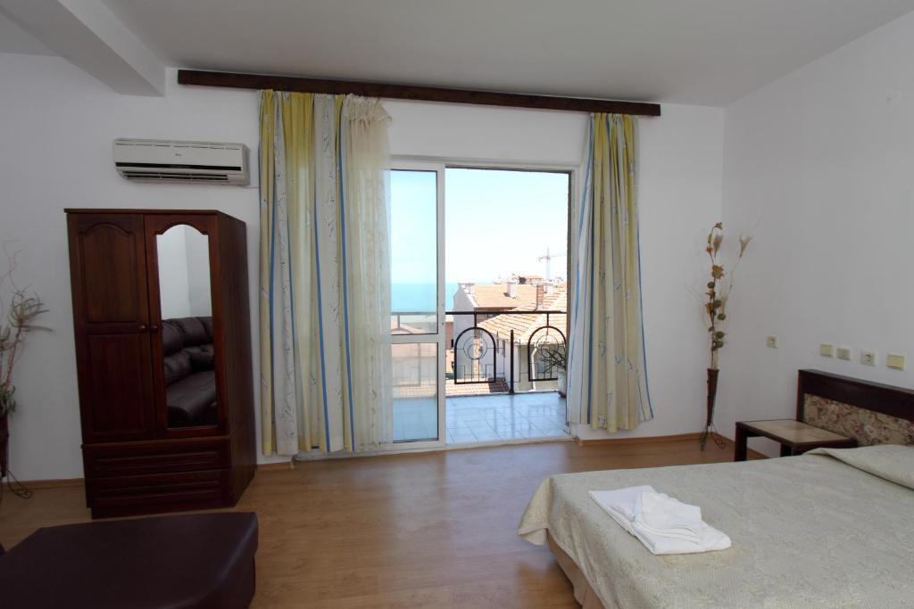 Family Hotel Verona Sozopol Ruang foto