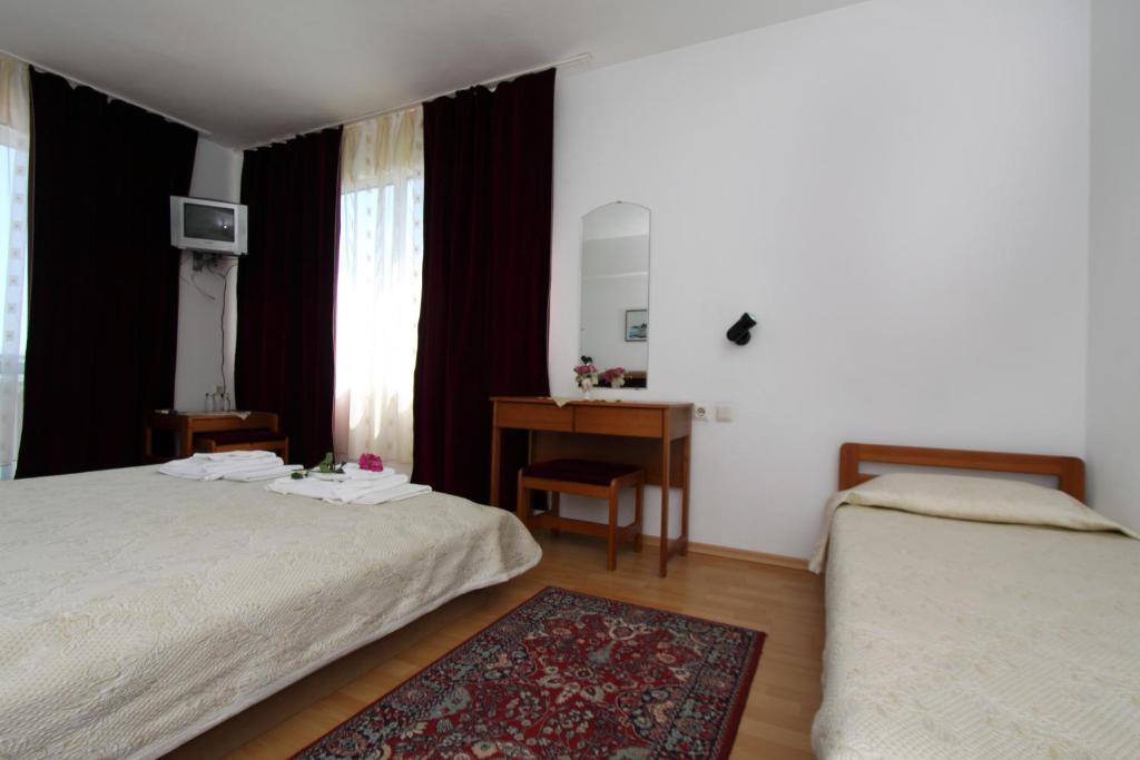 Family Hotel Verona Sozopol Ruang foto
