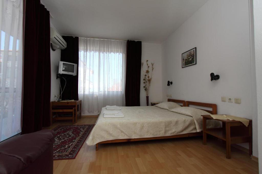 Family Hotel Verona Sozopol Ruang foto