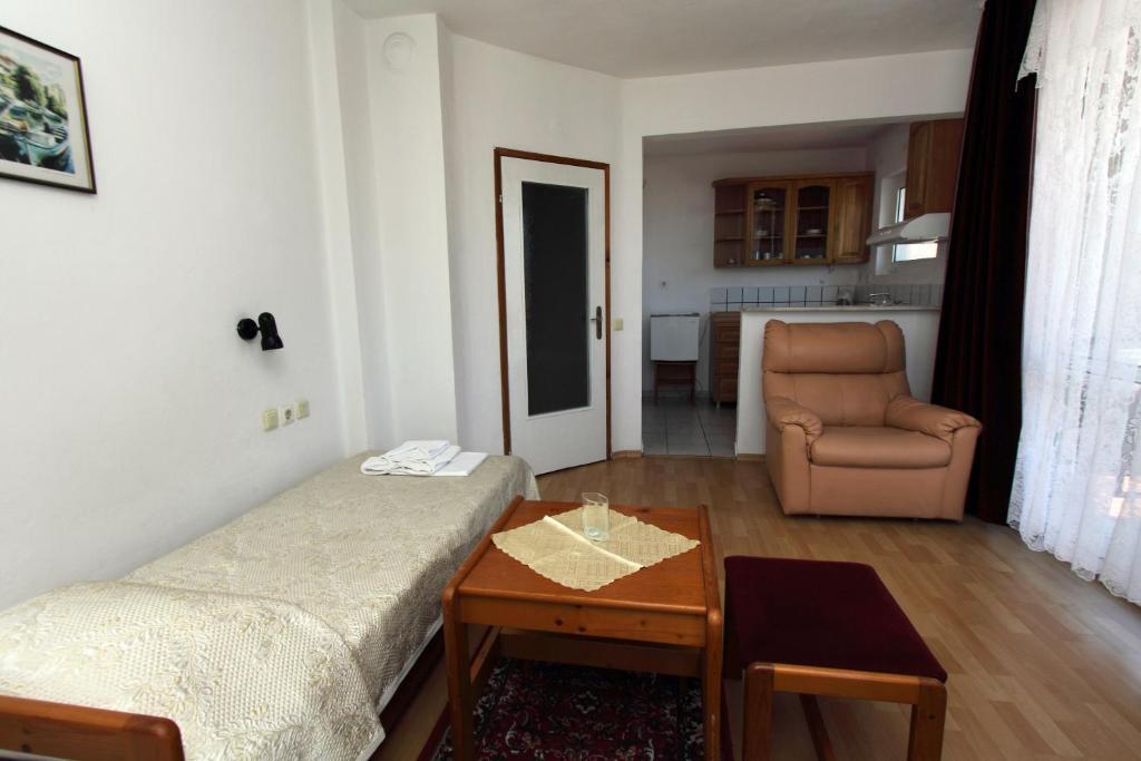 Family Hotel Verona Sozopol Ruang foto