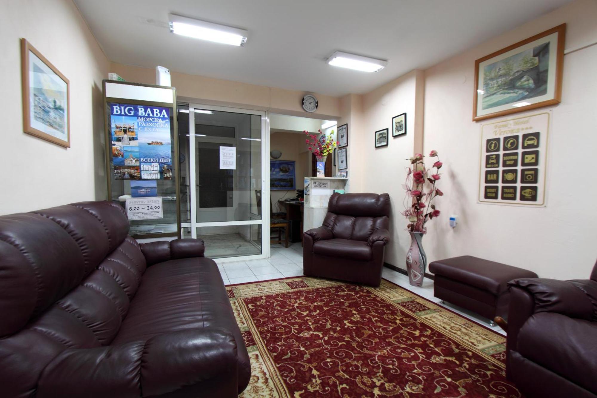 Family Hotel Verona Sozopol Bagian luar foto