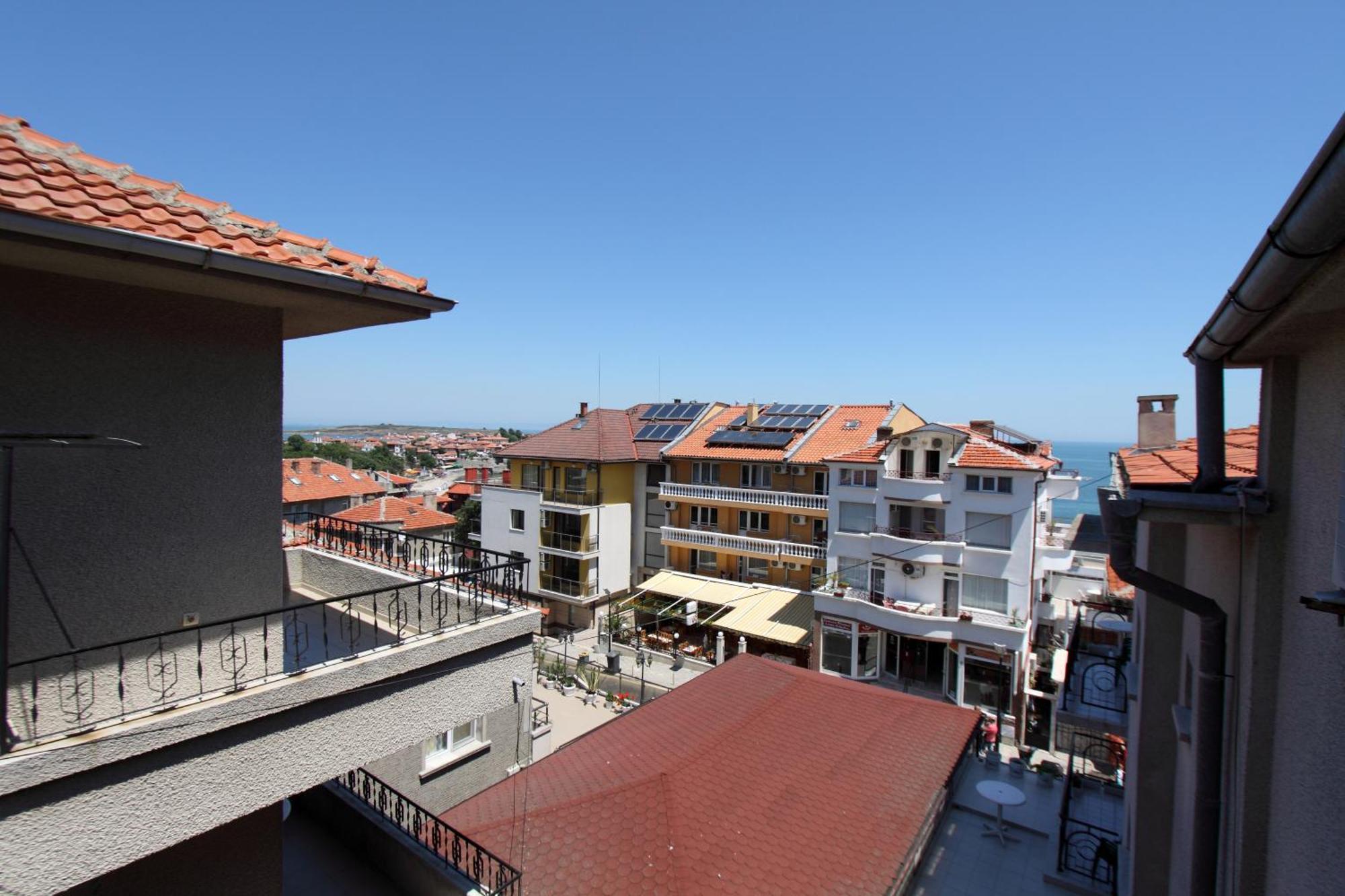 Family Hotel Verona Sozopol Bagian luar foto