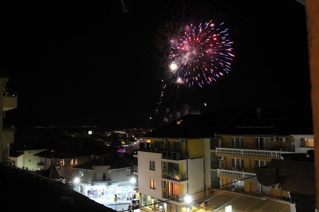 Family Hotel Verona Sozopol Bagian luar foto