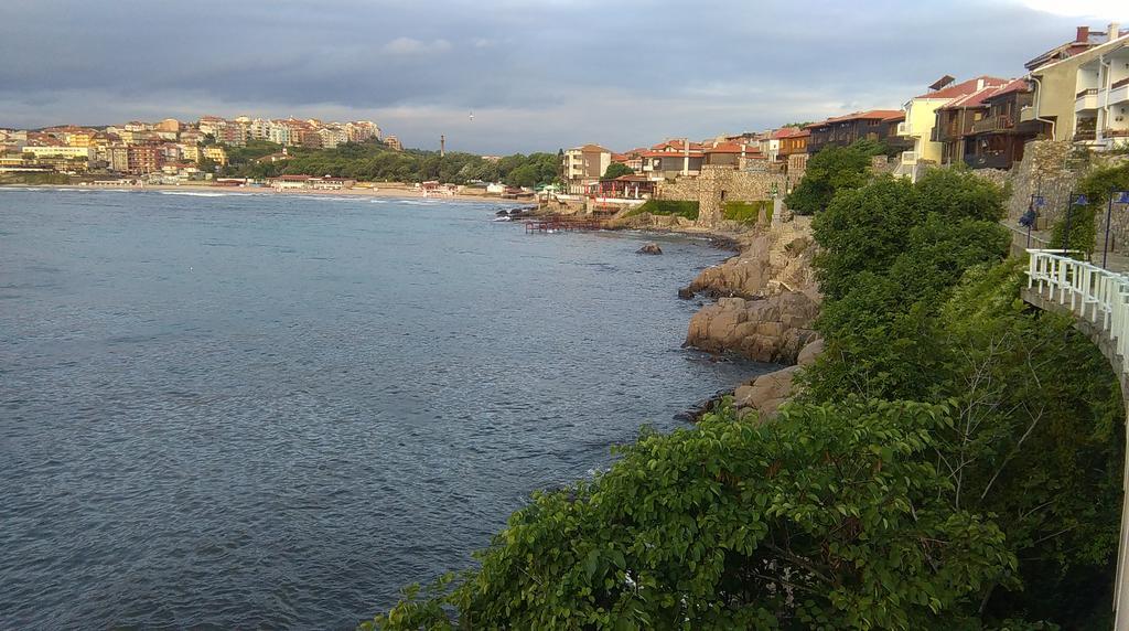 Family Hotel Verona Sozopol Bagian luar foto
