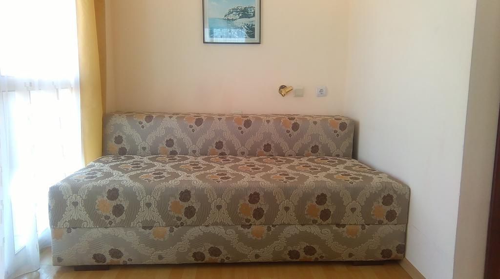 Family Hotel Verona Sozopol Bagian luar foto