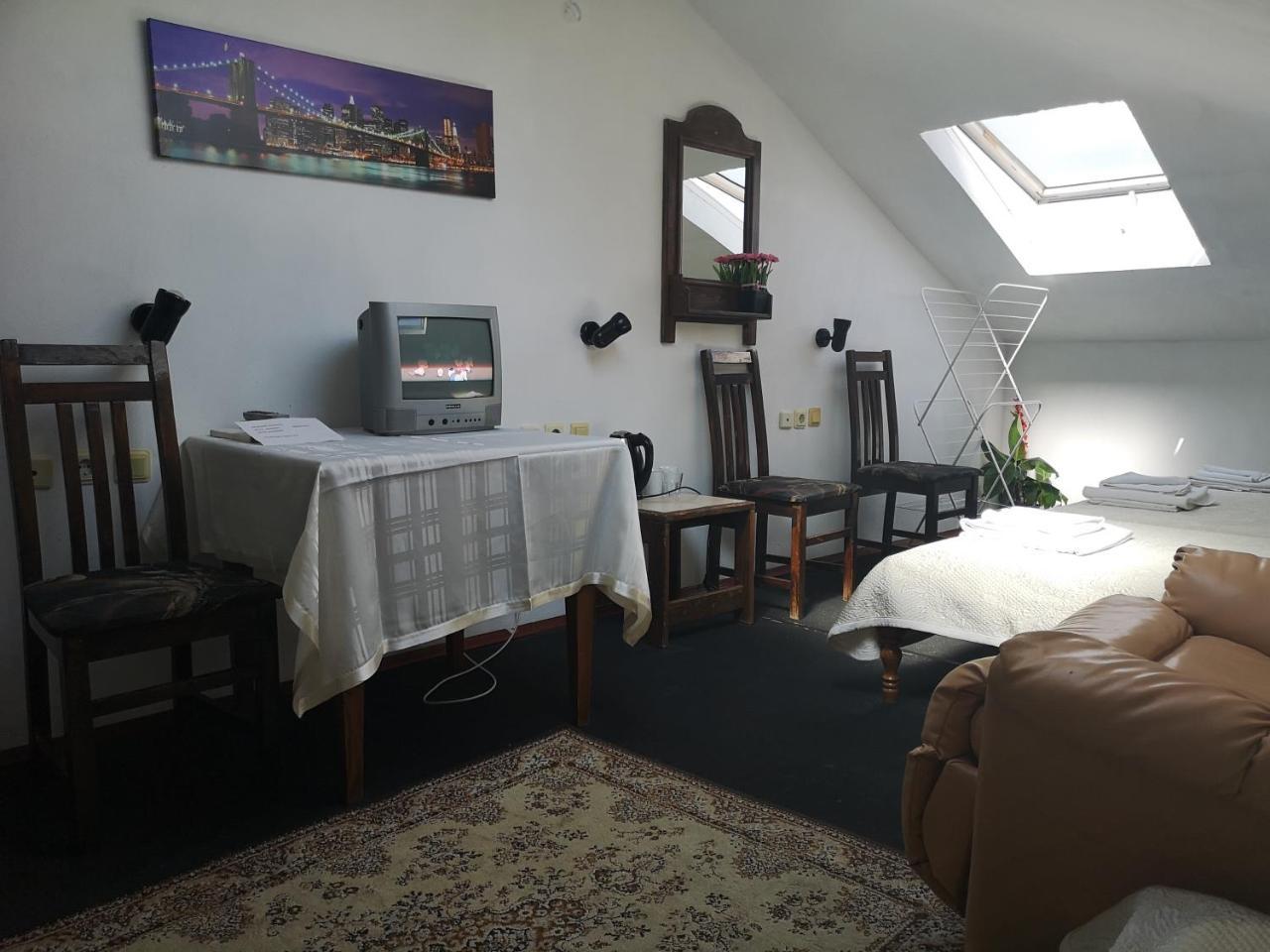 Family Hotel Verona Sozopol Bagian luar foto